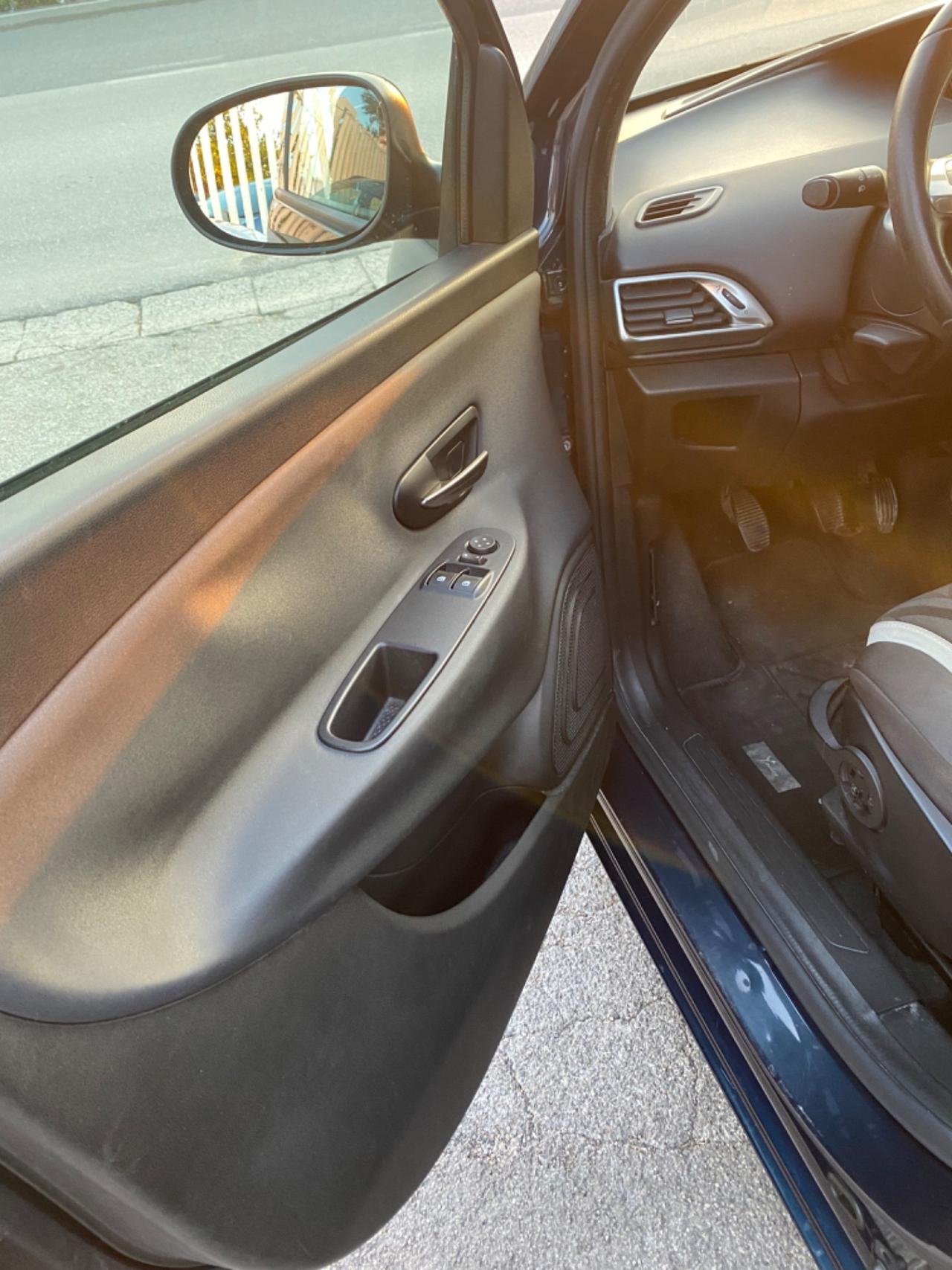 Lancia Ypsilon 1.2 69 CV 5 porte GPL Ecochic Silver