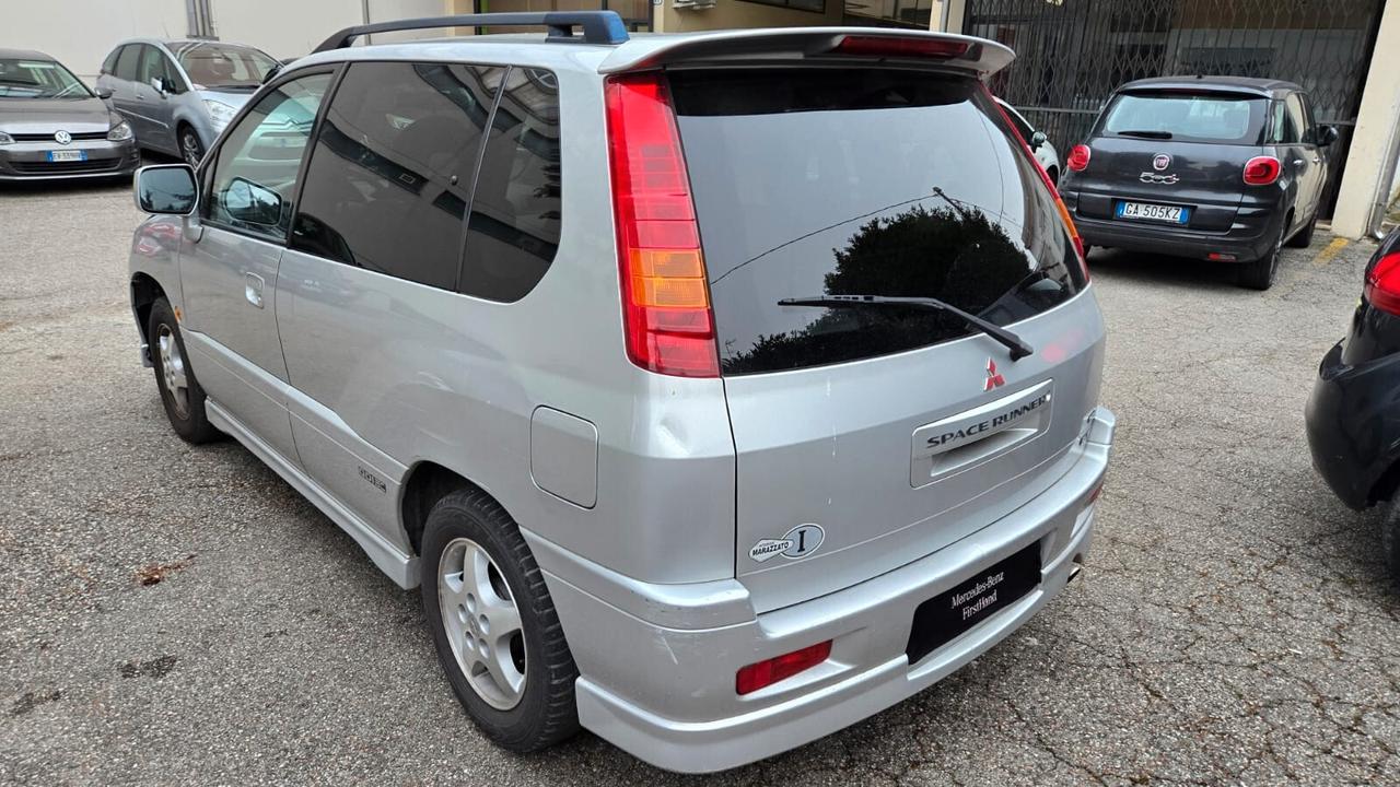 Mitsubishi Space Star Mitsubishi Space Runner 2351cc BENZINA x Export