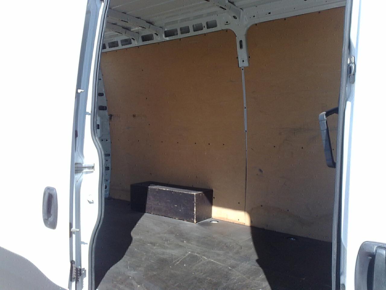 Iveco Daily 35s14 2.3hpt furgone di serie - 2018