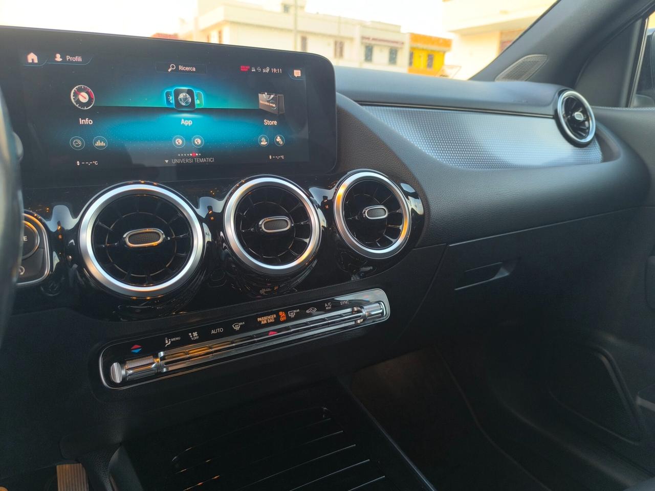 MERCEDES-BENZ GLA 200 D 150cv AUTOMATIC SPORT PLUS