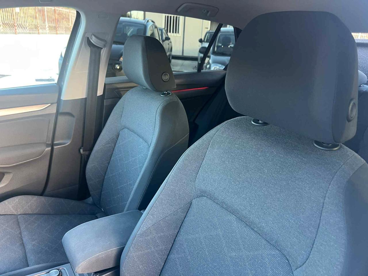 Volkswagen Golf 2.0 TDI DSG 116CV
