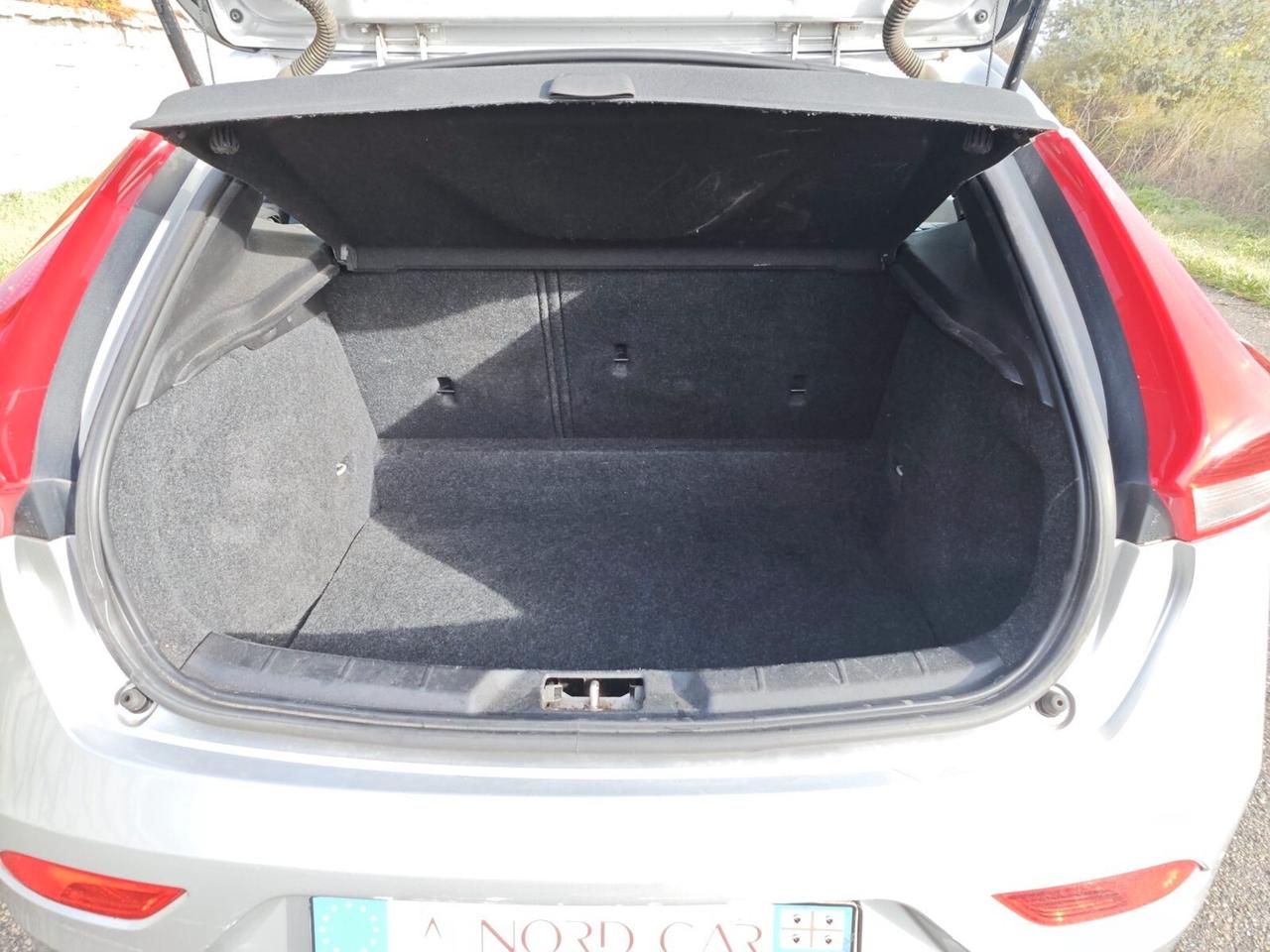 Volvo V40 D2 1.6 Momentum