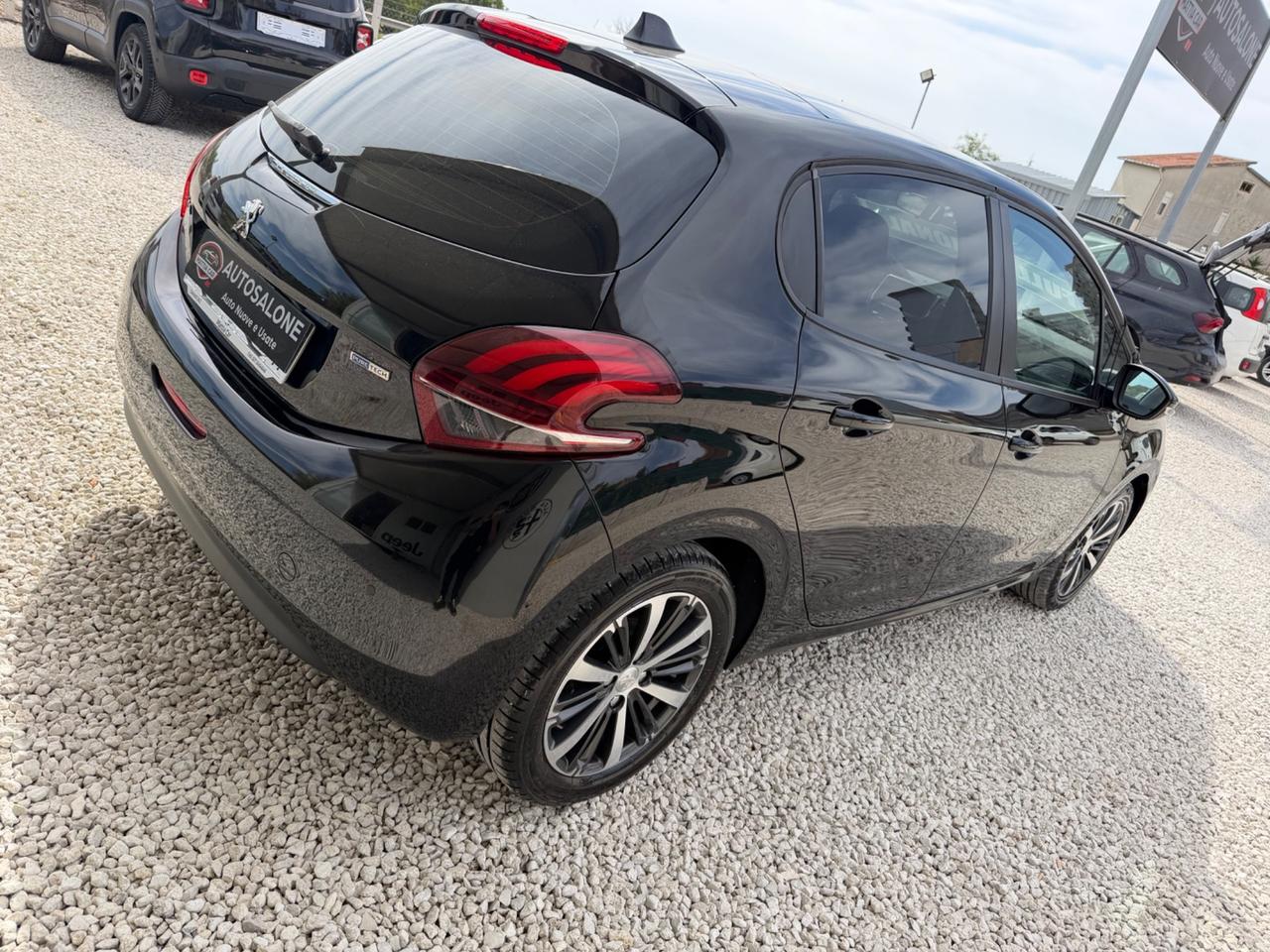 Peugeot 208 PureTech 82 5 porte Allure