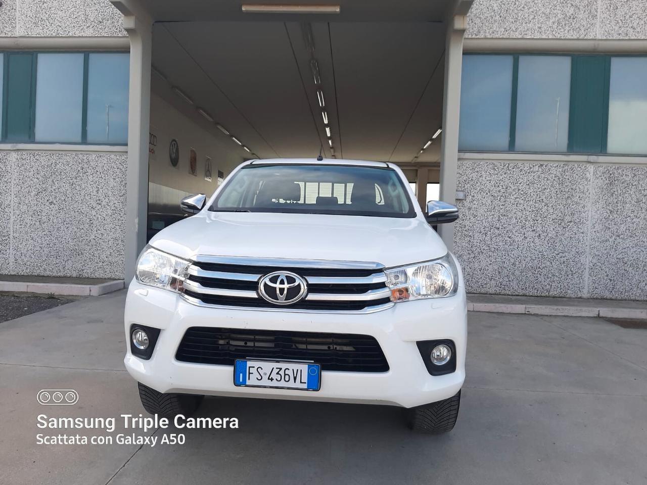 Toyota Hilux 2.4 D-4D 4WD 4 porte Double Cab Comfort