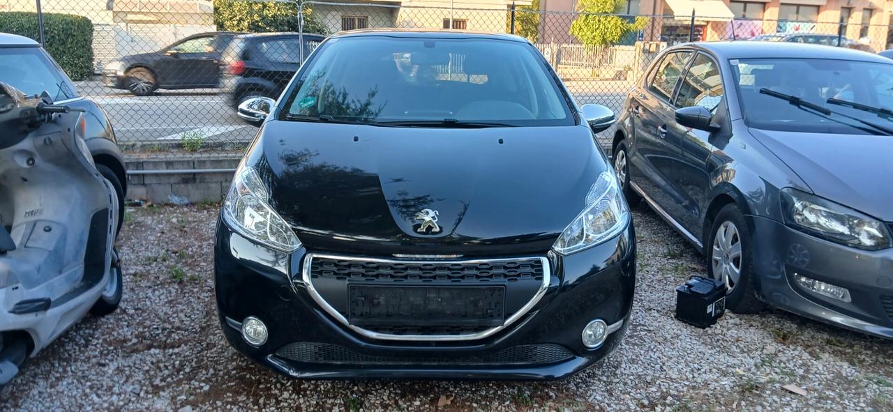 Peugeot 208 PureTech 82 5 porte Allure