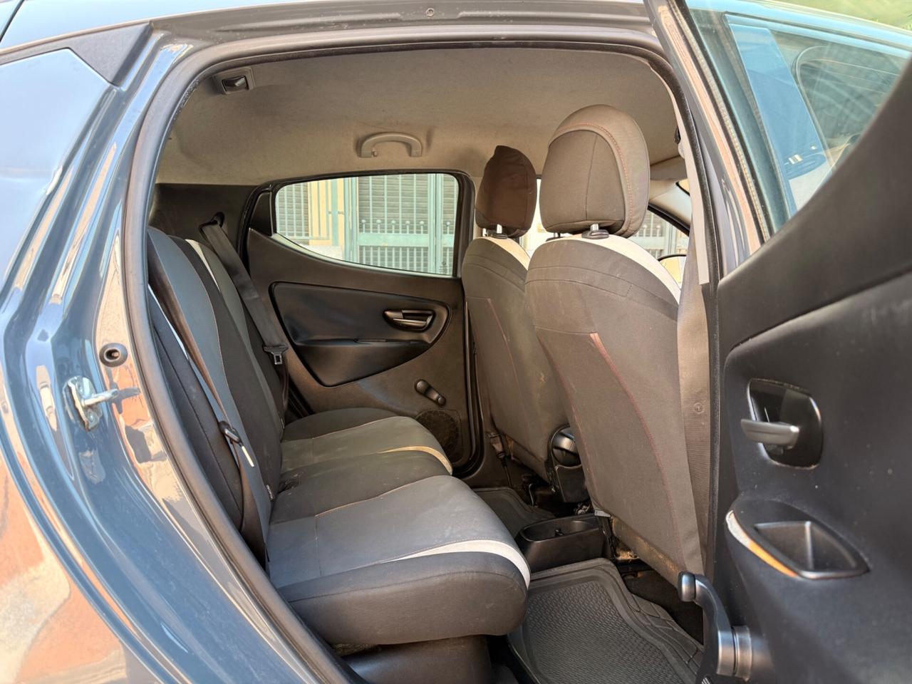 Lancia Ypsilon 1.3 MJT 5 porte Momodesign Full