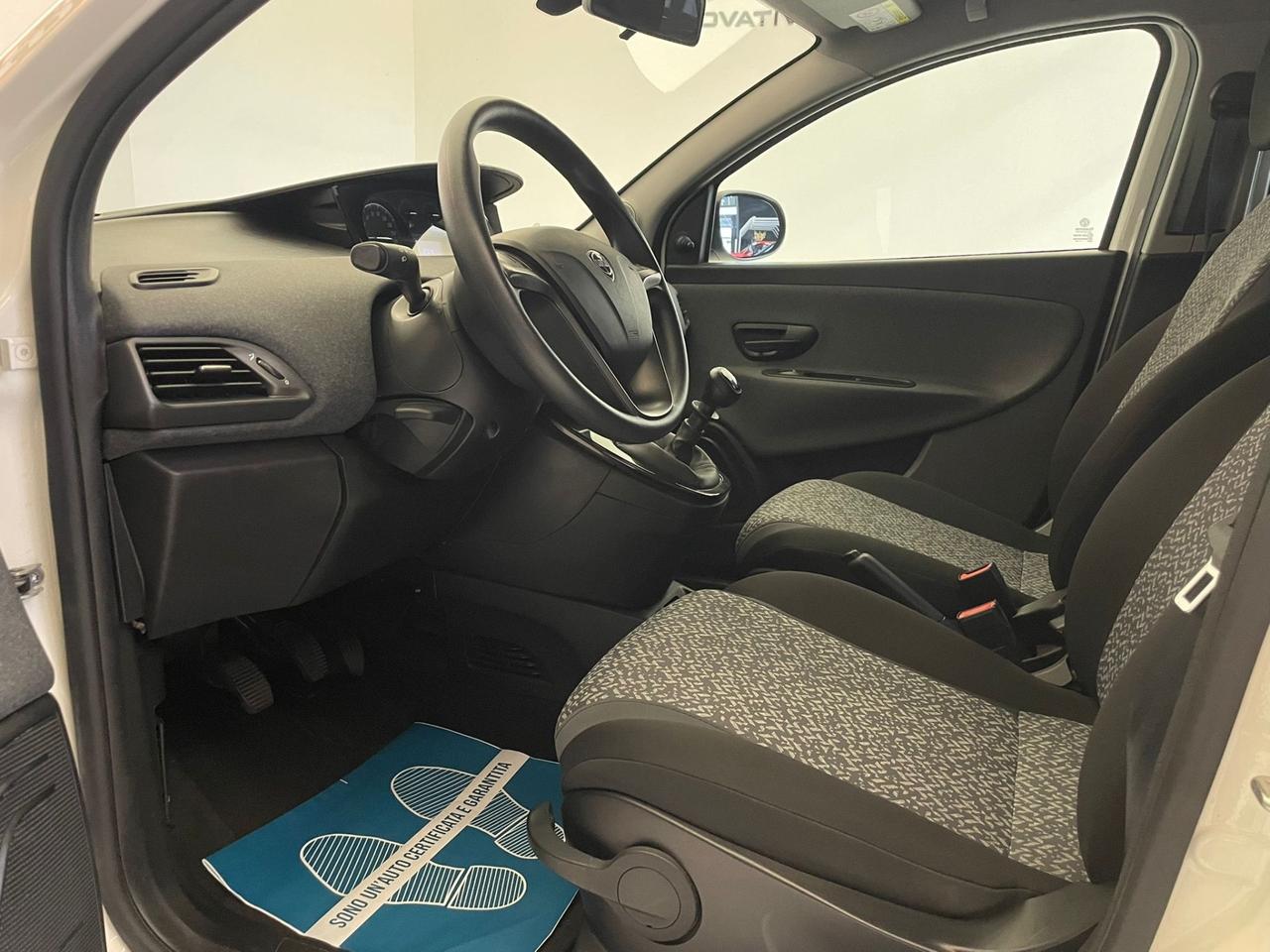 Lancia Ypsilon 1.0 FireFly Hybrid Ecochic Gold