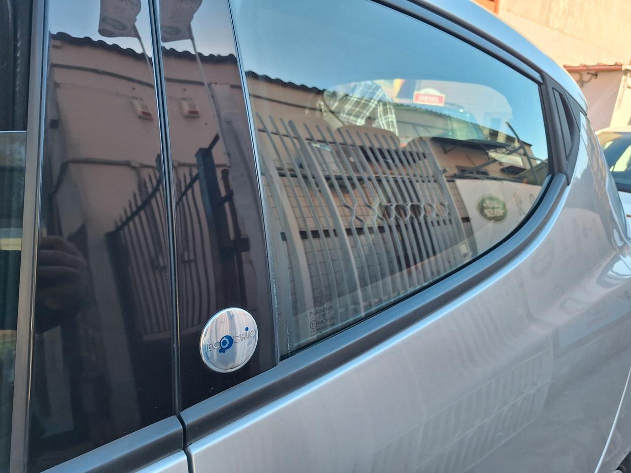 Lancia Ypsilon 1.2 69 CV 5 porte GPL Ecochic Silver