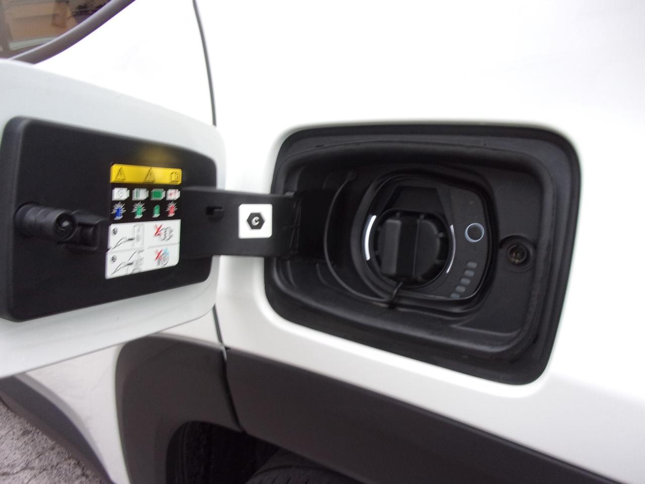 Jeep Renegade 1.5 Turbo T4 MHEV Summit