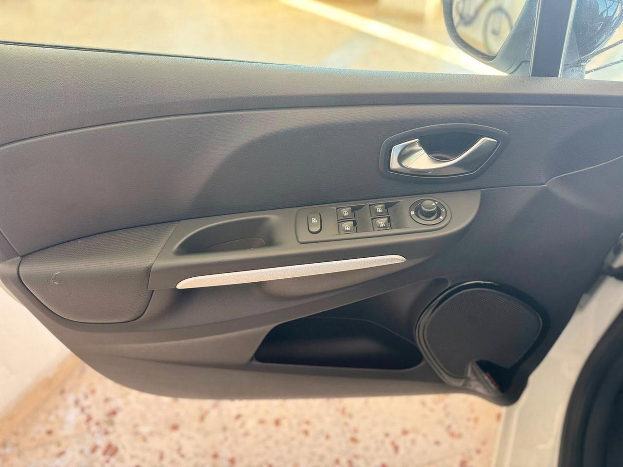 Renault Clio dCi 8V 75 CV Start&Stop 5 porte Energy Duel - 2016