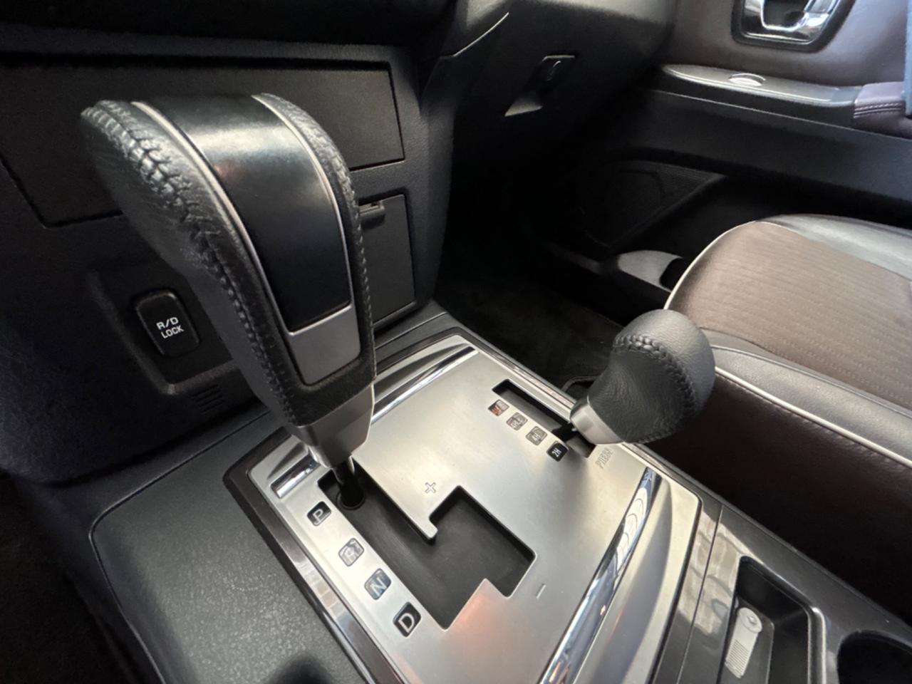 Mitsubishi Pajero 3.2 cr Instyle 200cv 5p auto