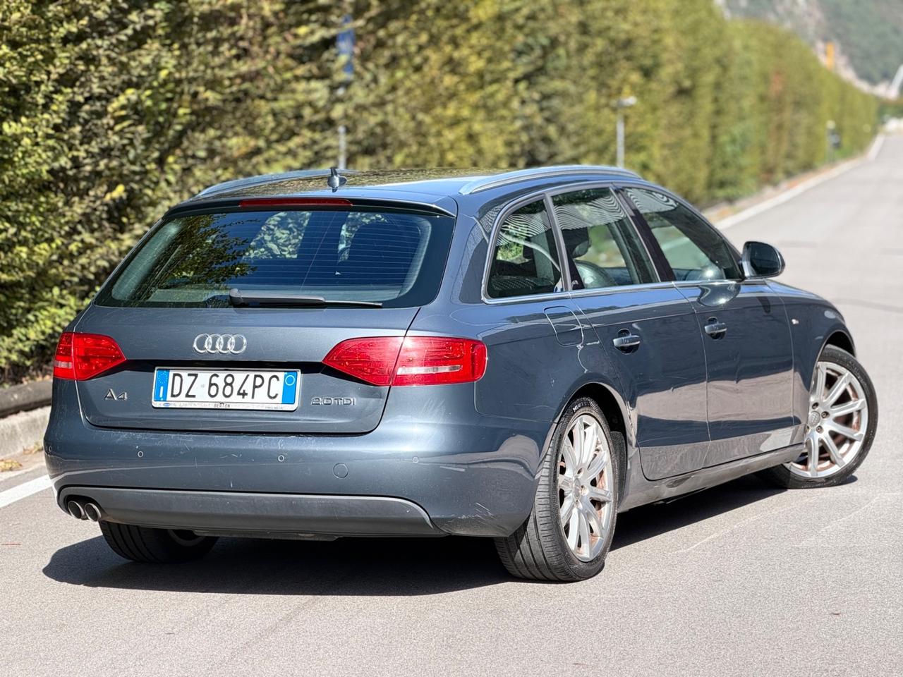 Audi A4 s-Line 2.0 TDI 143CV EURO 5 ok neopatentati