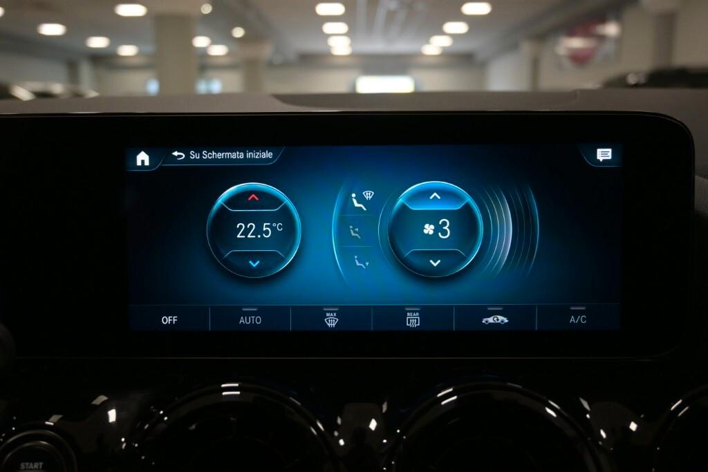 Mercedes-benz GLA 180 180D 115CV AUTOMATIC BUSINESS SOLUTION ( NAVI PREMIUM - PDC TELECAMERA POST. ) CC. 1950