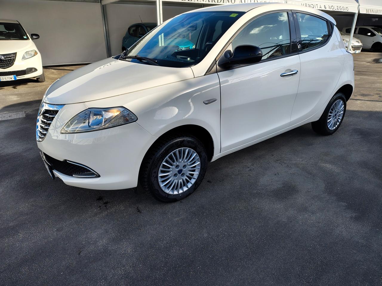 Lancia Ypsilon 0.9 TwinAir 85 CV 5 porte Metano Ecochic Gold