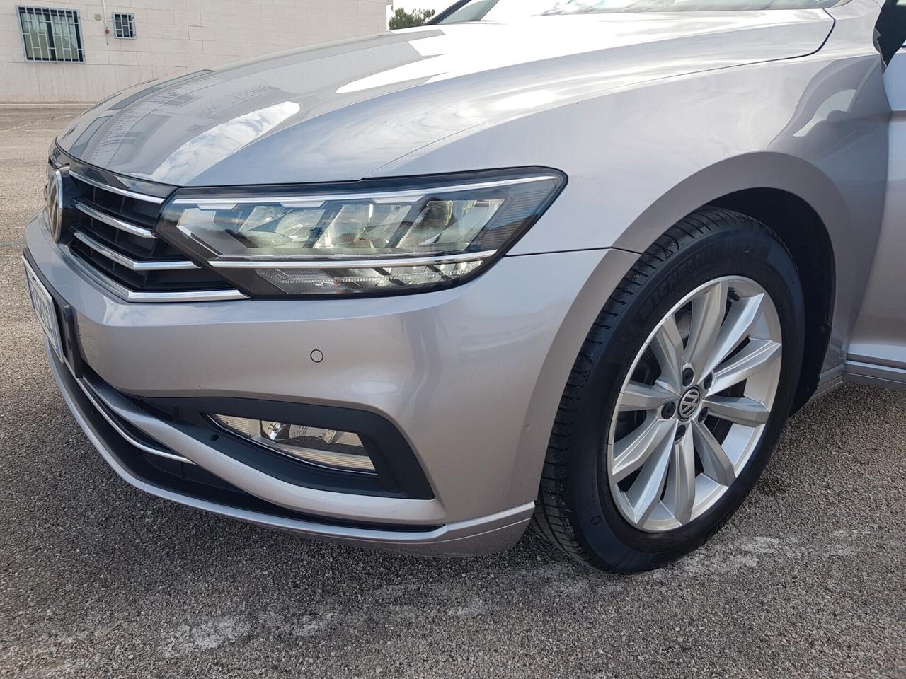 Volkswagen Passat 1.6 TDI SCR DSG Business BMT