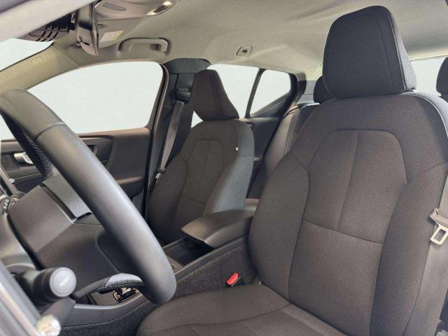 VOLVO XC40 T2 ESSENTIAL AUTOMATICA