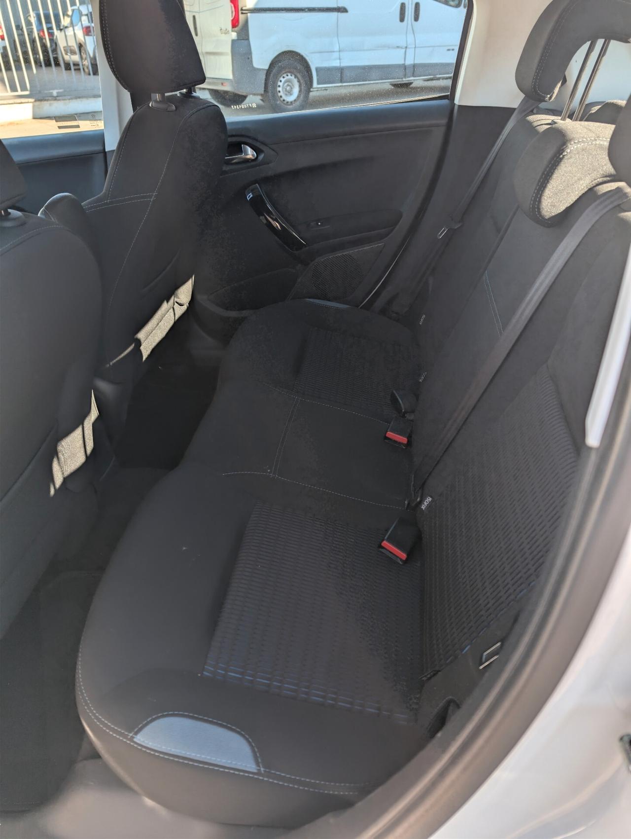 Peugeot 208 PureTech 82 5 porte Allure