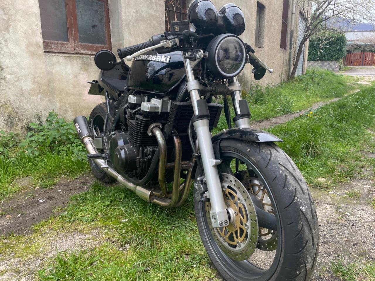 Kawasaki zr7 cafe racer