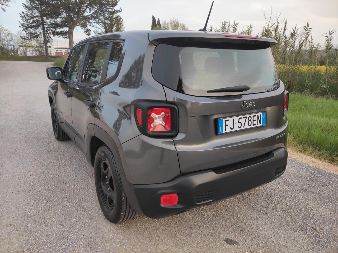 Jeep Renegade 1.6 E-TorQ EVO Sport GPL