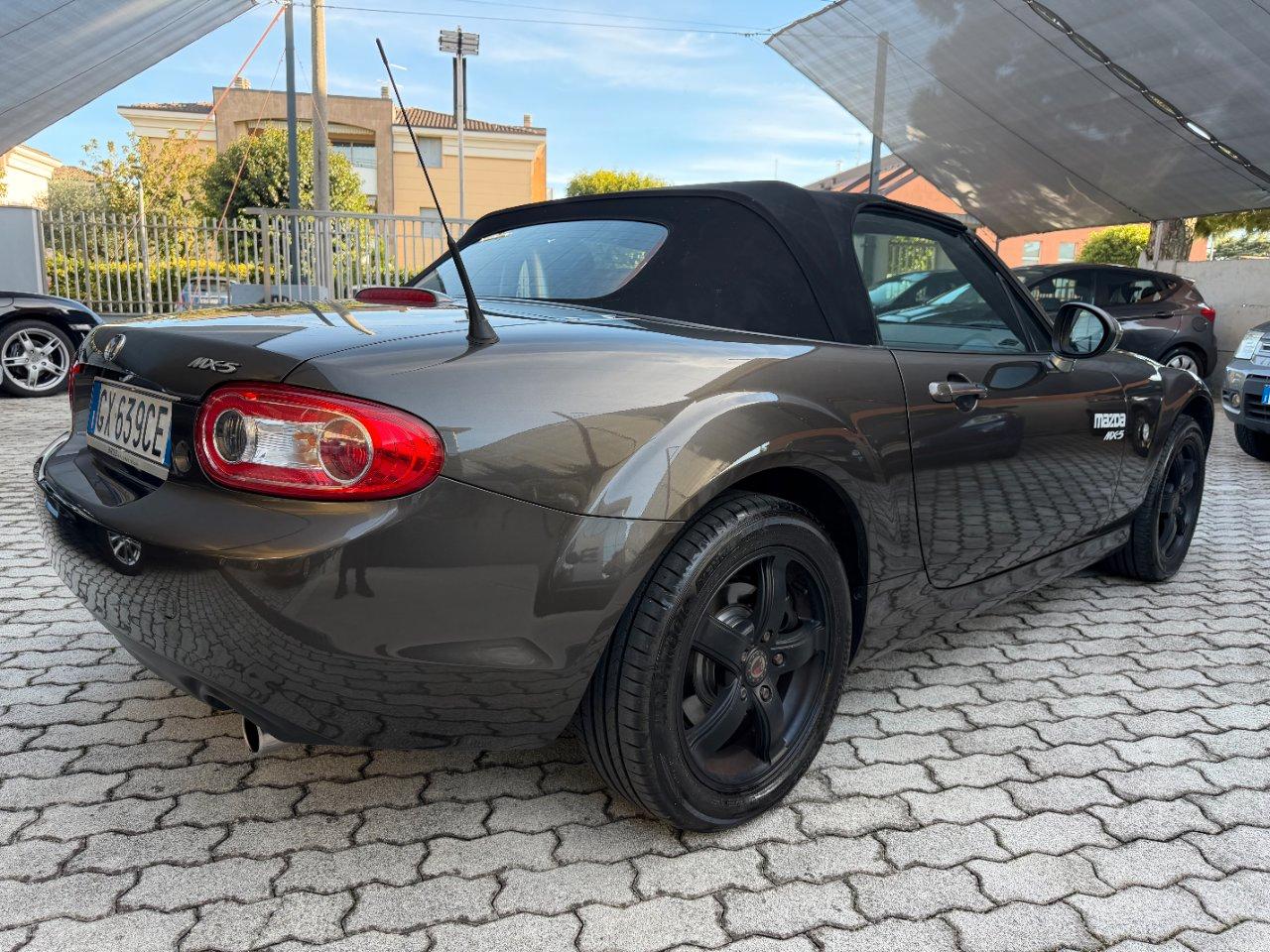 Mazda MX-5 Roadster Coupe 1.8 CABRIO Cult LIMITED SENDO!!! PELLE+LED+NAVI