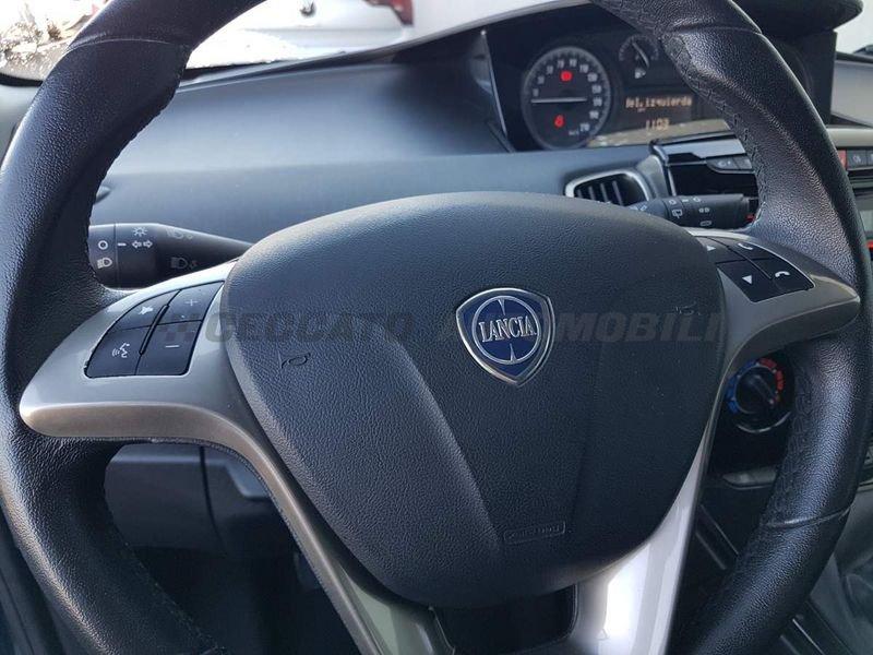 Lancia Ypsilon Ypsilon 1.0 firefly hybrid Gold s&s 70cv 5p.ti