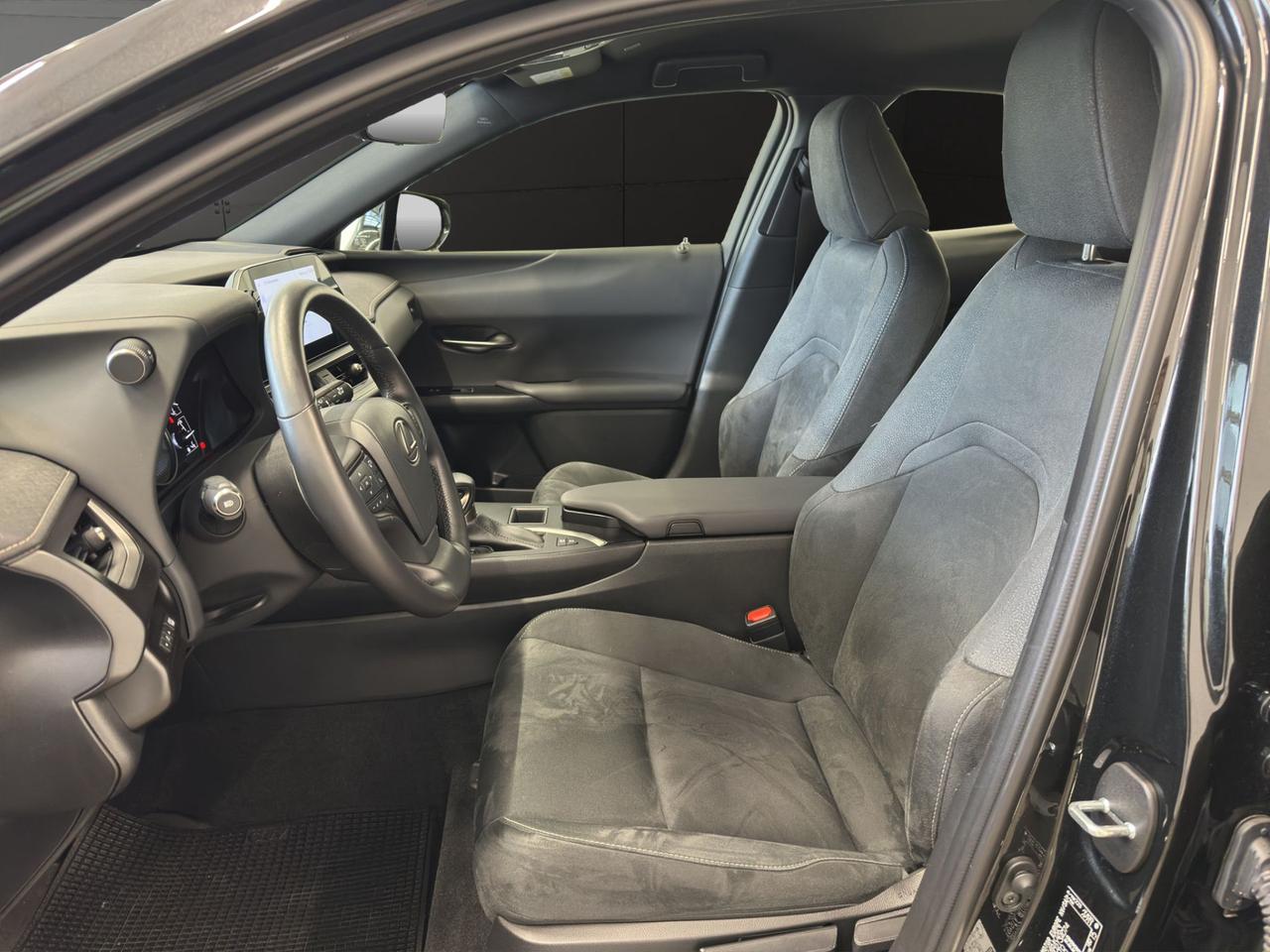 Lexus UX 250h 2.0 Urban 2wd cvt