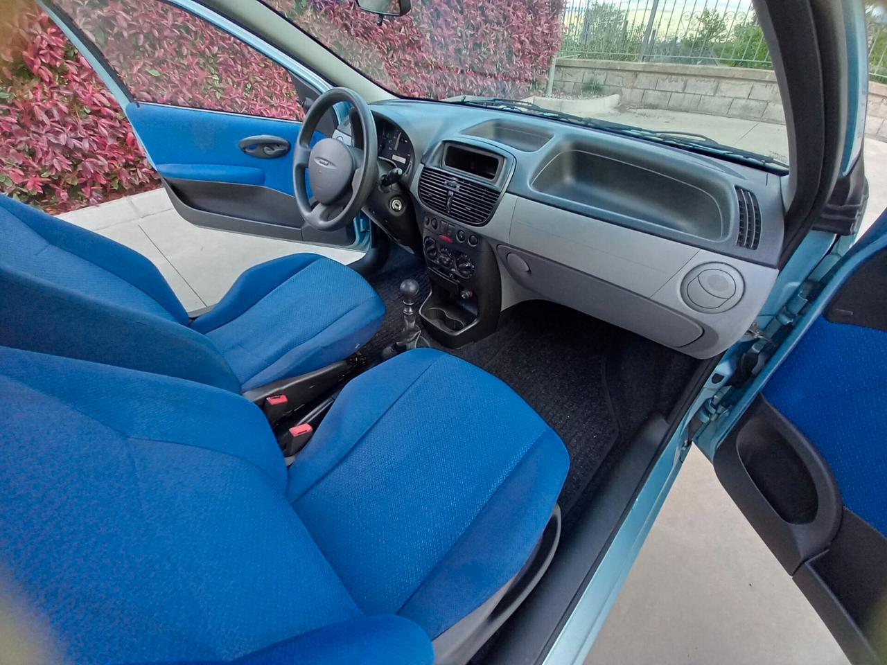 Fiat Punto 1.2i cat Feel SOLO 30000 KM !!!!!