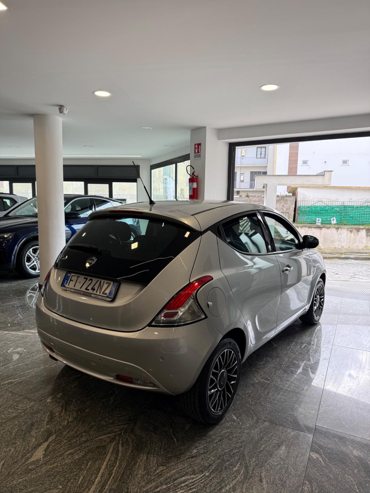 Lancia Ypsilon 1.2 69 CV 5 porte GPL Ecochic Platinum