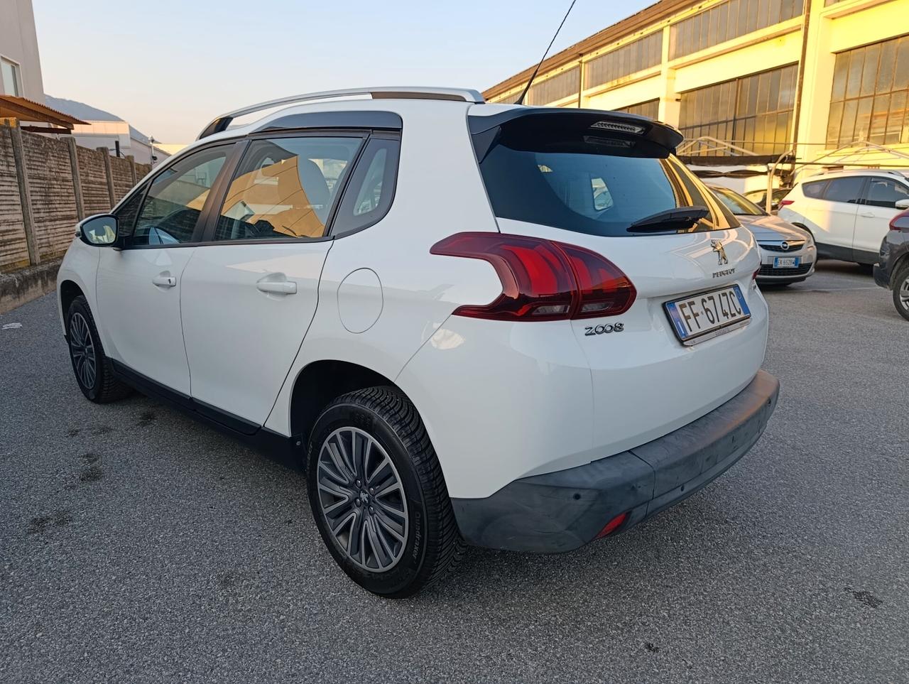 Peugeot 2008 PureTech 82 Allure