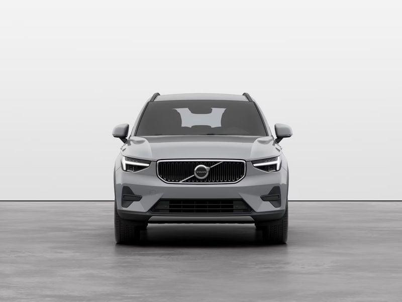 Volvo XC40 B3 163+11 CV Mild Hybrid Automatico Essential