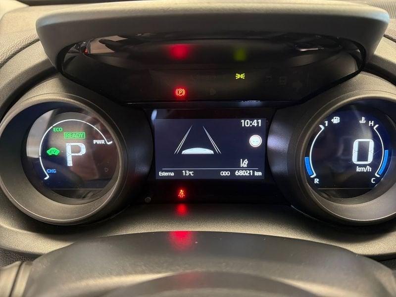 Toyota Yaris Hybrid Trend MY22