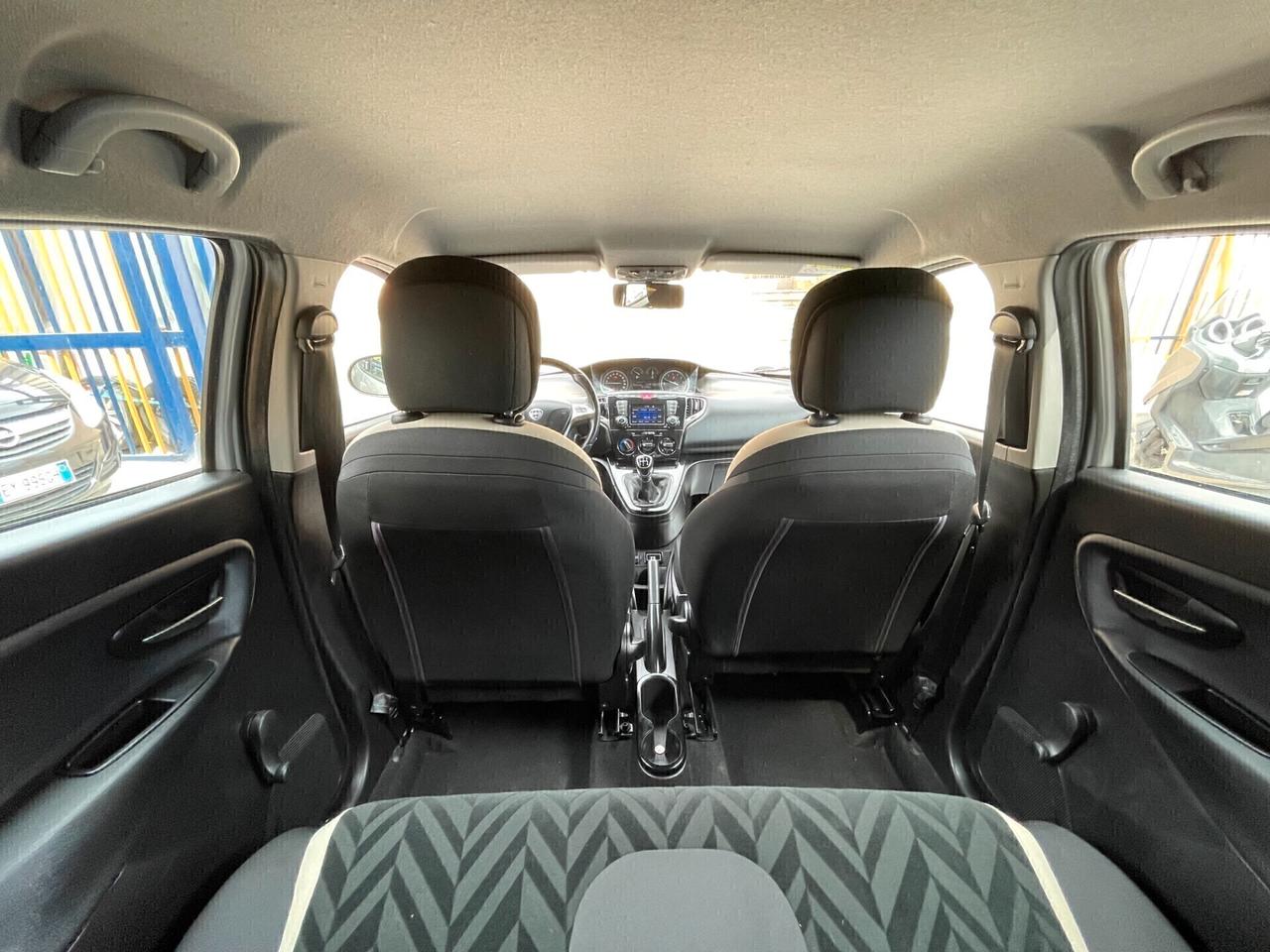 Lancia Ypsilon 1.2 69 CV 5 porte Gold