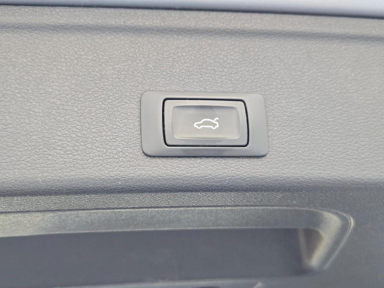 Audi A4 AVANT 2.0 TDI BUSINESS CON + ACCESSORI
