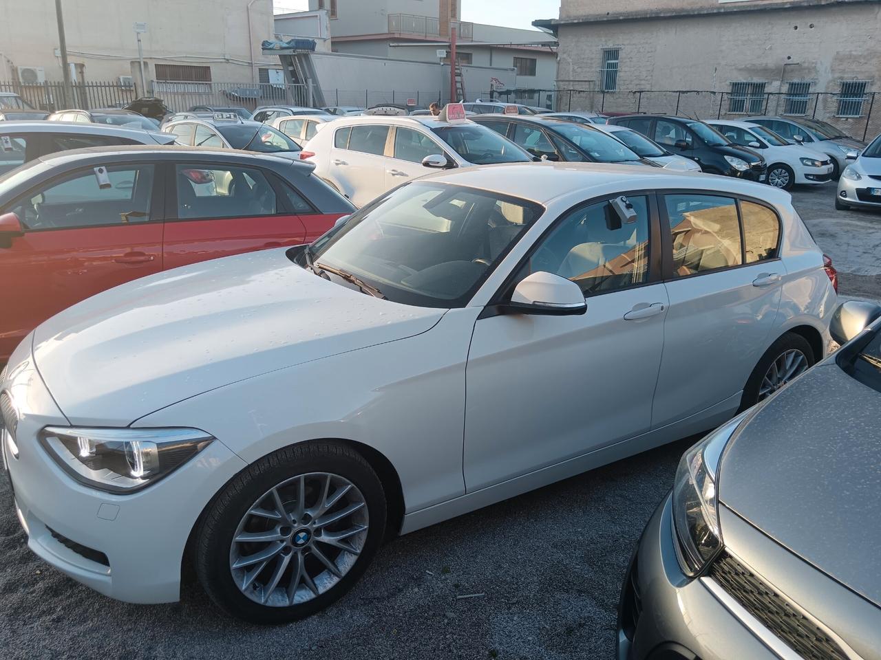 Bmw 116 116d 5p. Urban