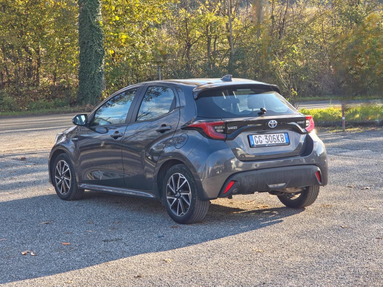 Toyota Yaris 1.5 Hybrid 5 porte Business 2021-E6 Automatico NEO