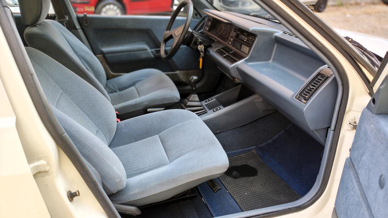 Renault R 21 Nevada 1.7 GTS e Gancio traino
