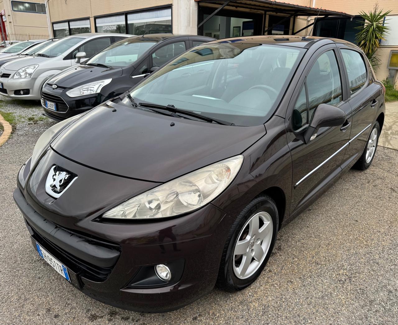 Peugeot 207 1.4 HDi -SOLO 122.000 KM-