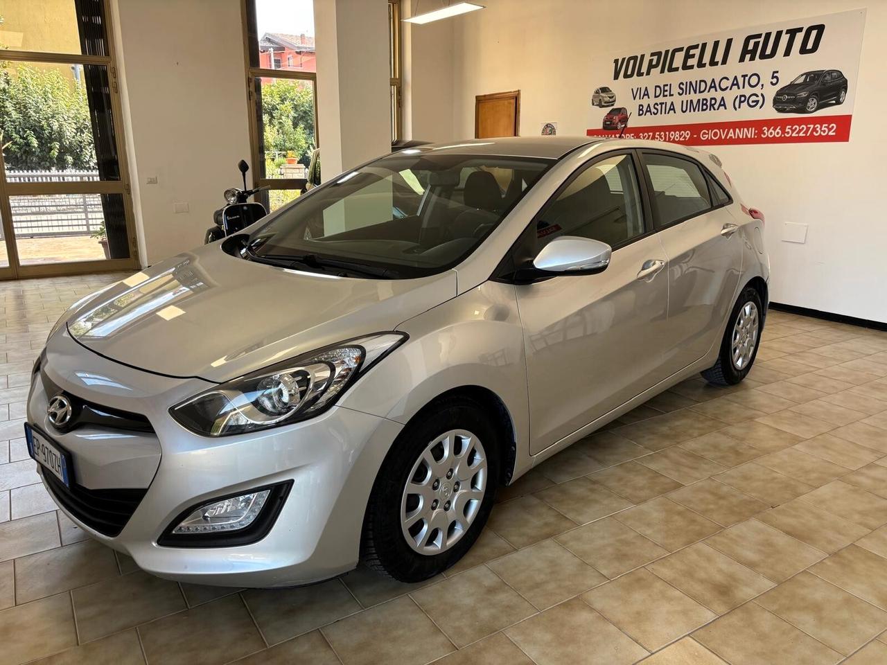 HYUNDAI I30 ANNO 2013 DS 1.6 AUTOMATICA ADATTA NEOPATENTATI KM 64 MILA