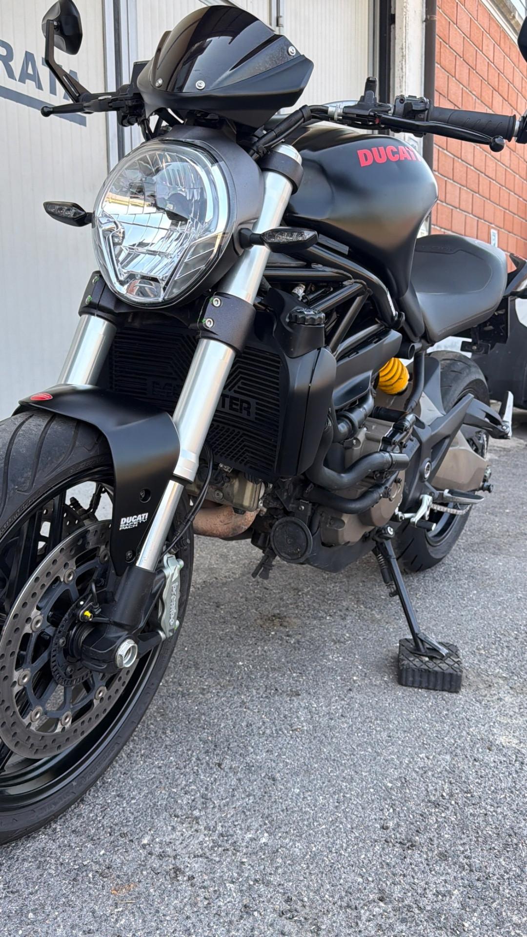 Ducati Monster 821 Dark Edition