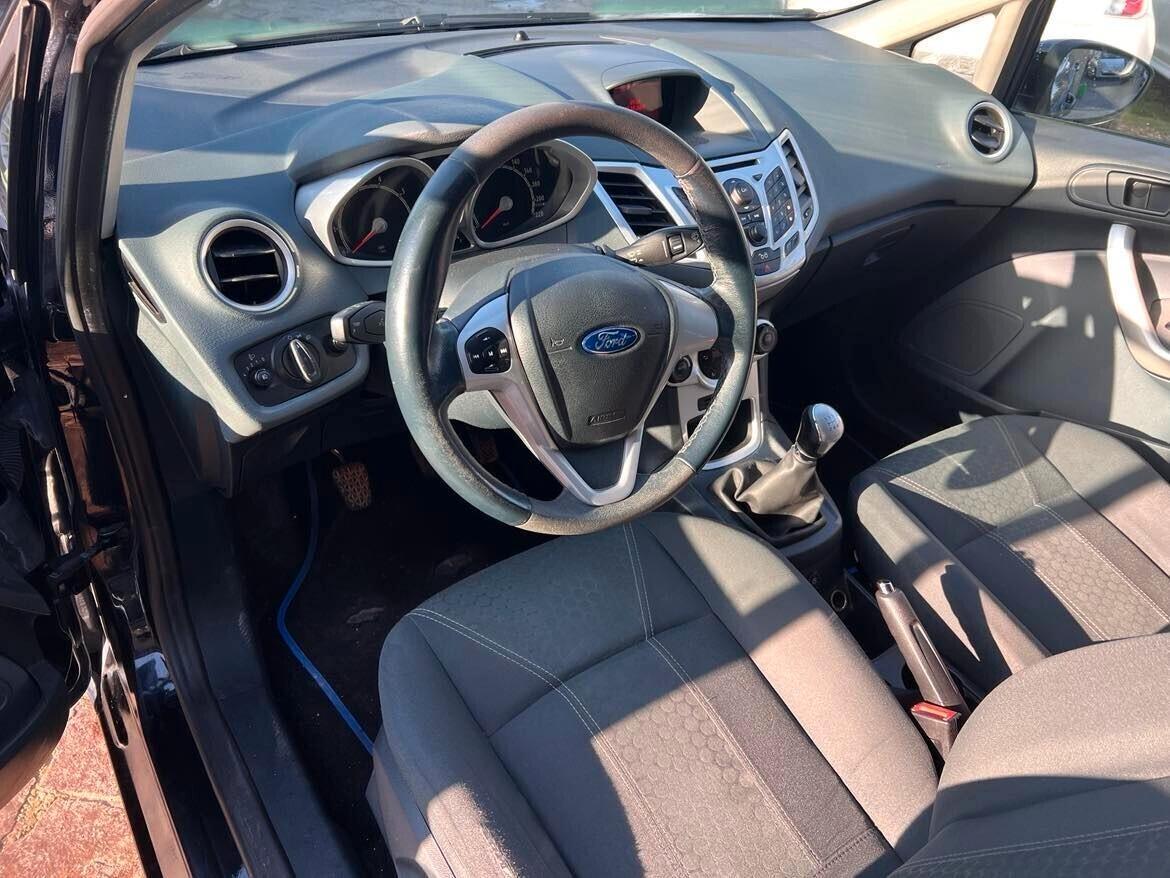 Ford Fiesta 1.4 5 porte Bz.- GPL Titanium