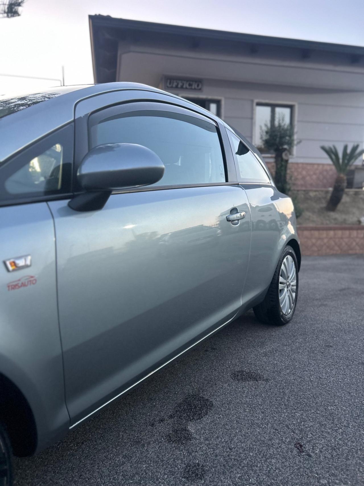 Opel Corsa 1.2 GPL-TECH