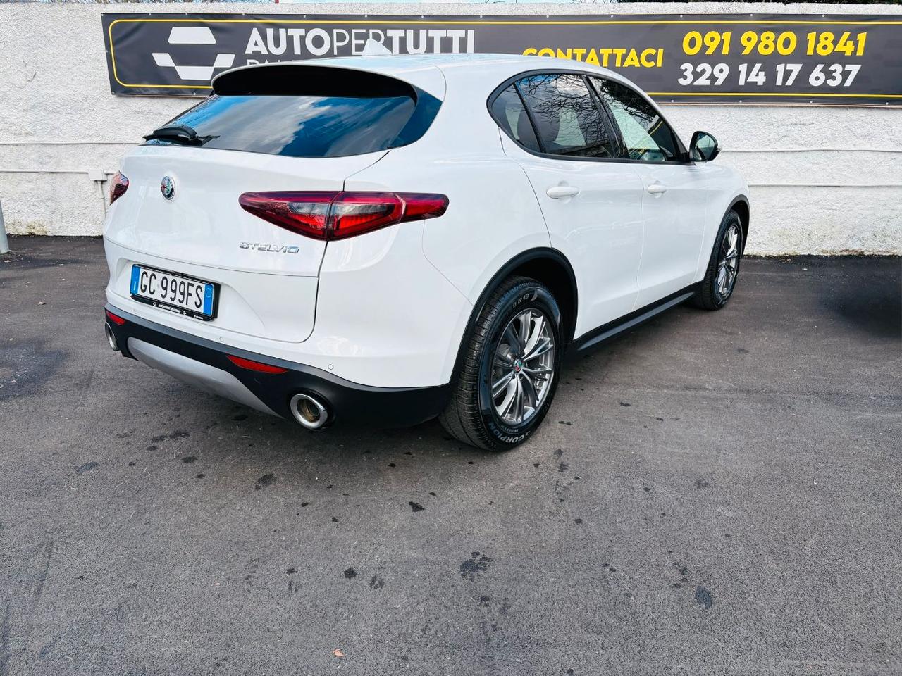 Alfa Romeo Stelvio 2.2 t Business rwd 160cv auto