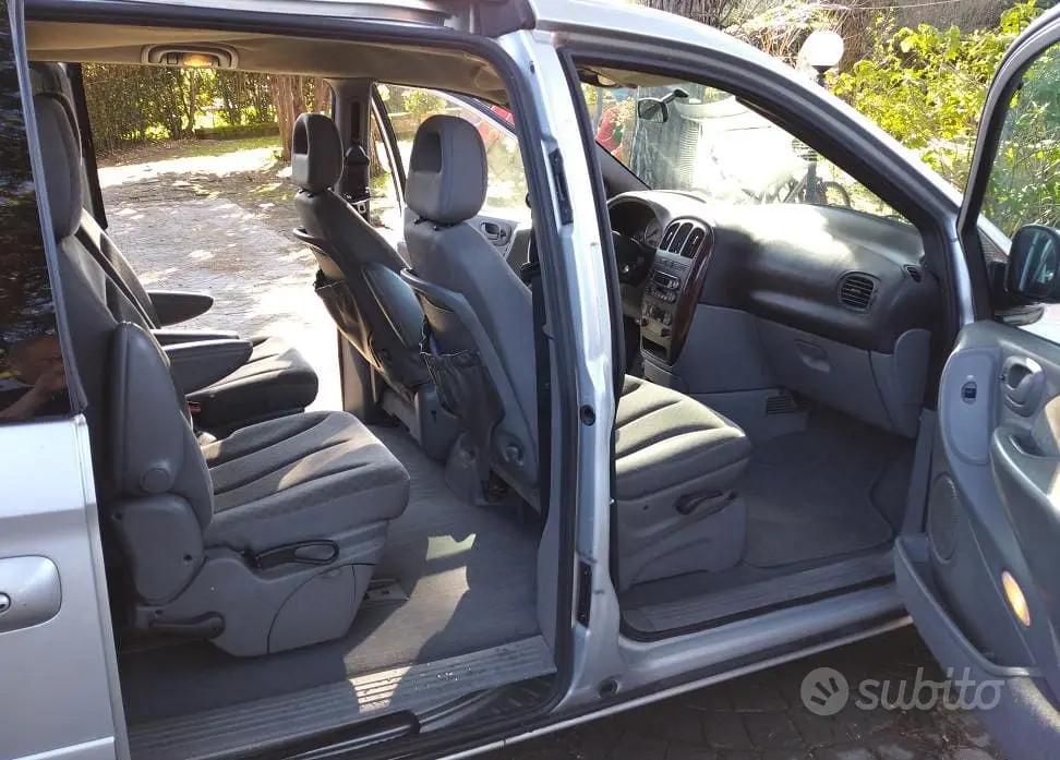 CHRYSLER VOYAGER 2.5 TDI VM 7 POSTI MANUALE 2004