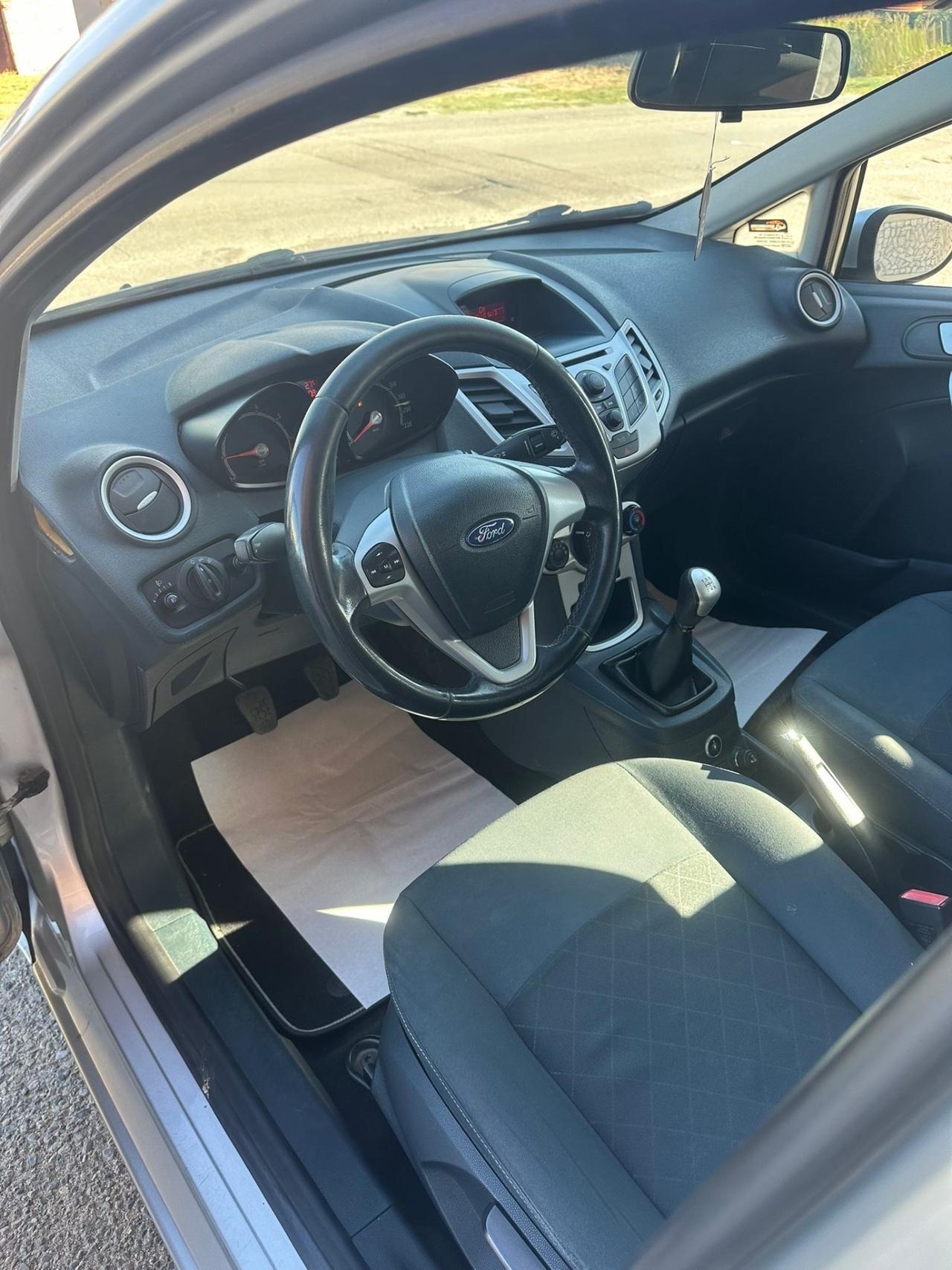 Ford Fiesta 1.4 5 porte Bz.- GPL Titanium