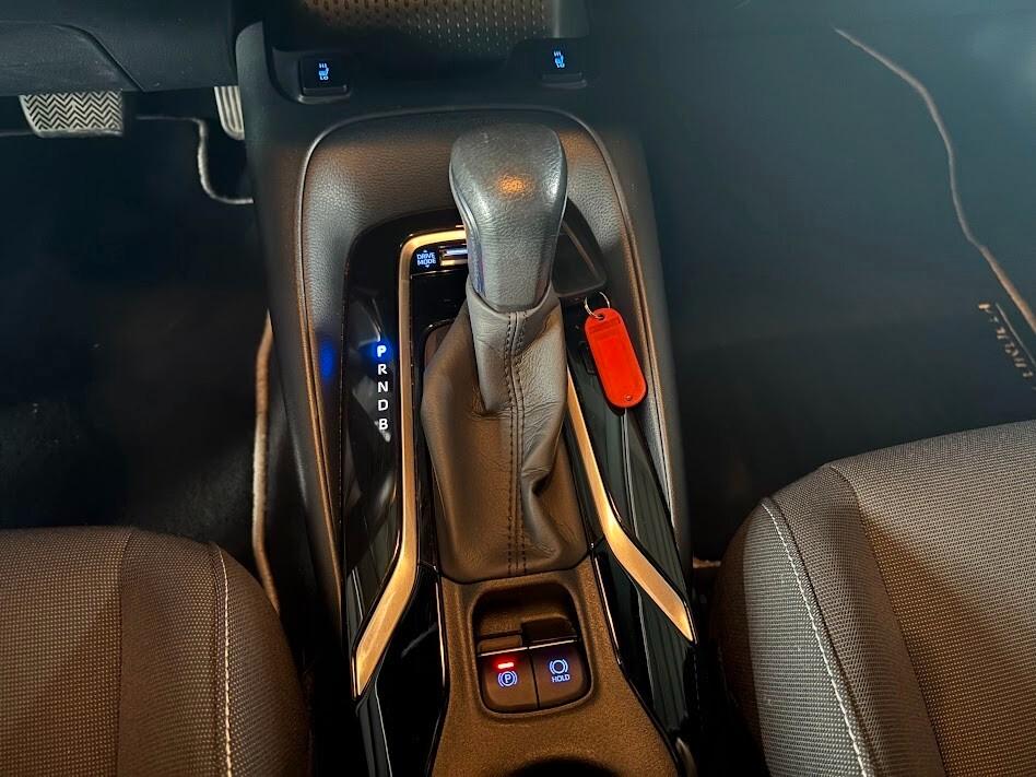 Toyota Corolla 1.8 Hybrid Business NEOPATENTATI