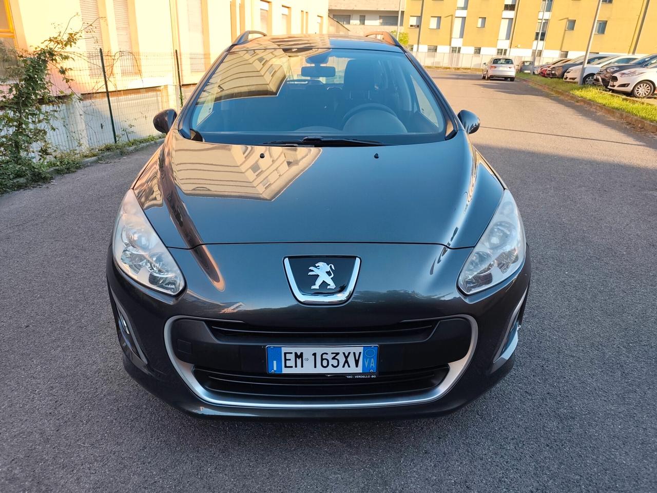 Peugeot 308 1.6 hdi sw neopatentati