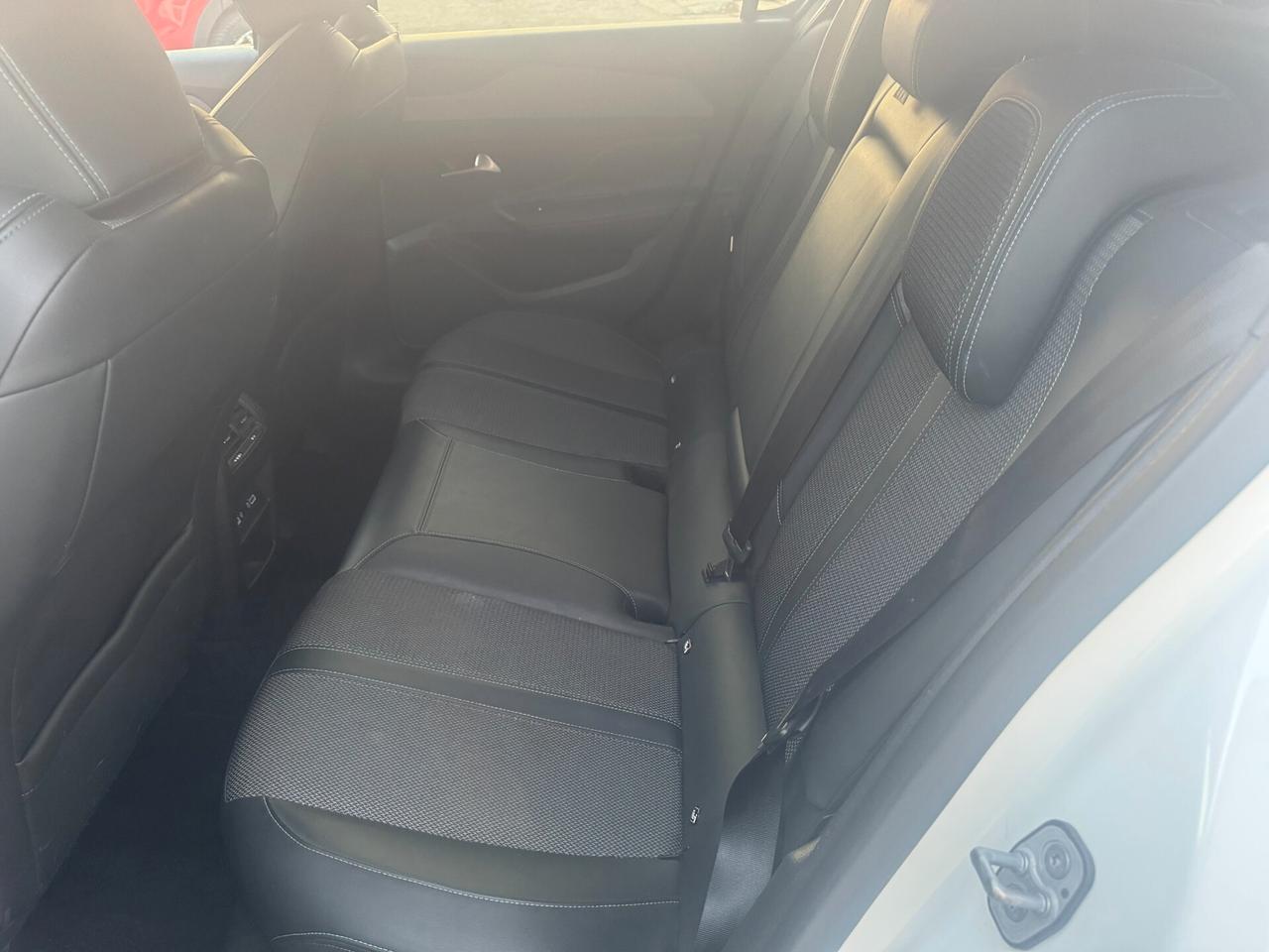 Peugeot 308 1.5 BlueHDi EAT8 12/2022