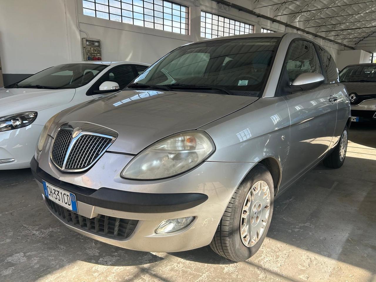 Lancia Ypsilon 1.2 16V Argento