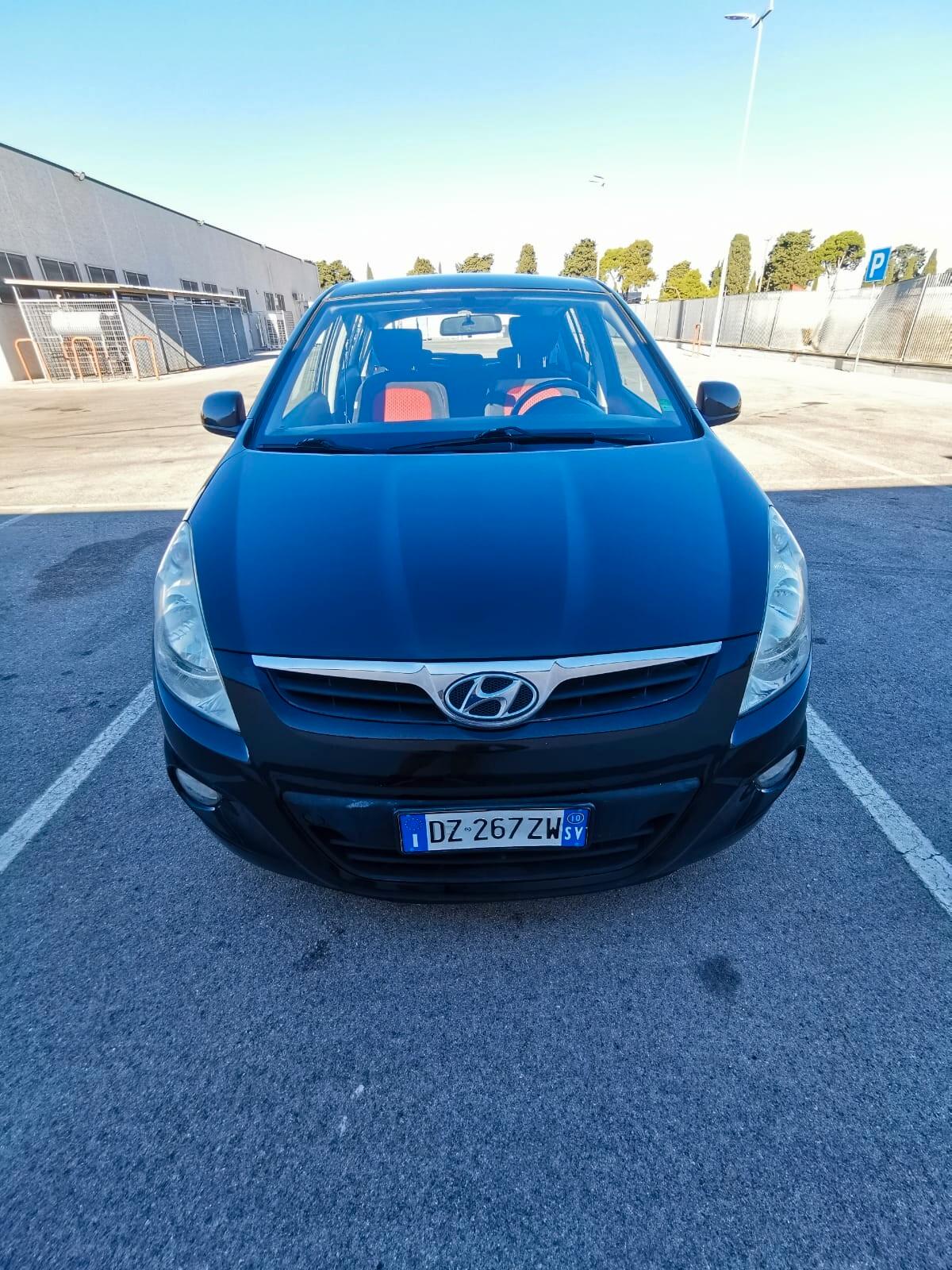 Hyundai i20 1.6 CRDi VGT 5p. Premium 2010
