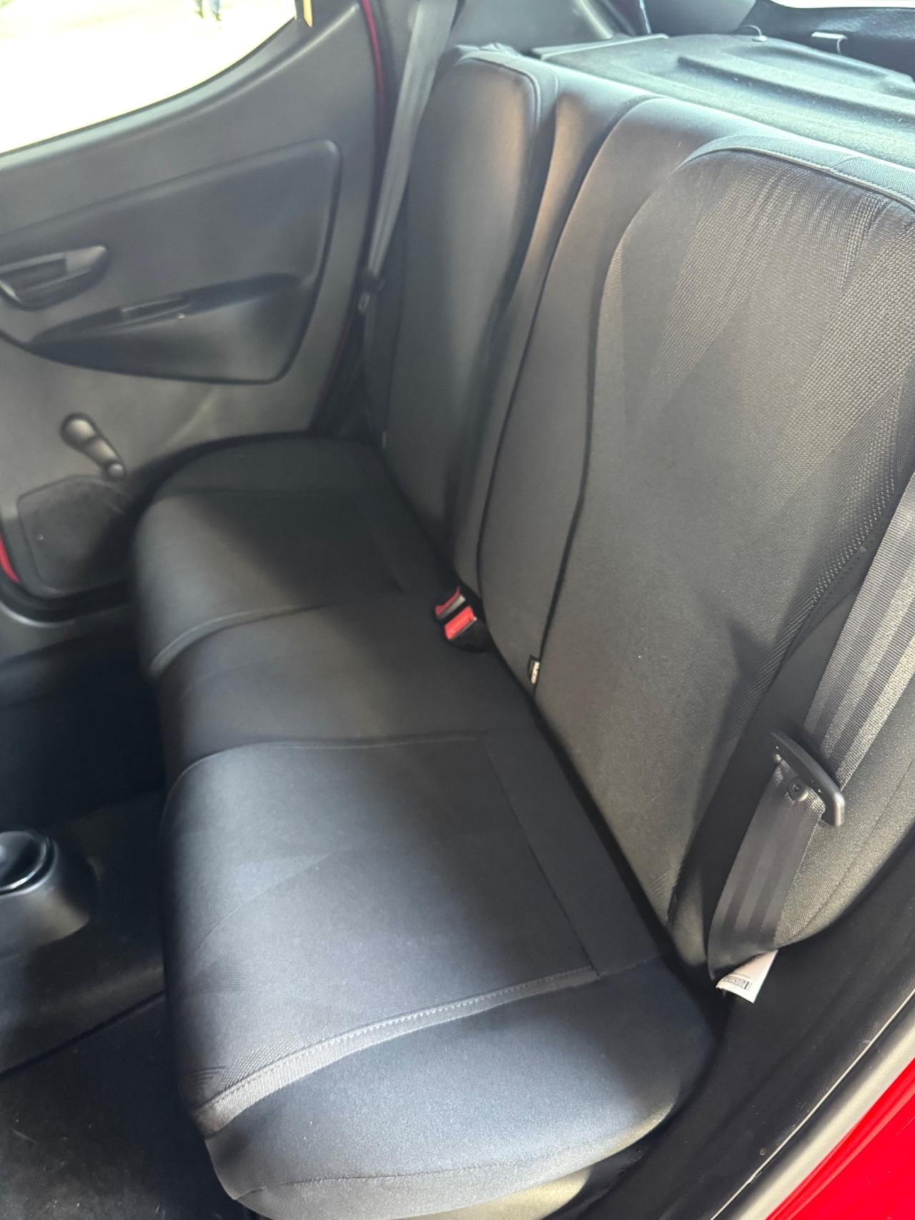Lancia Ypsilon 1.0 FireFly 5 porte S&S Hybrid Ecochic Silver